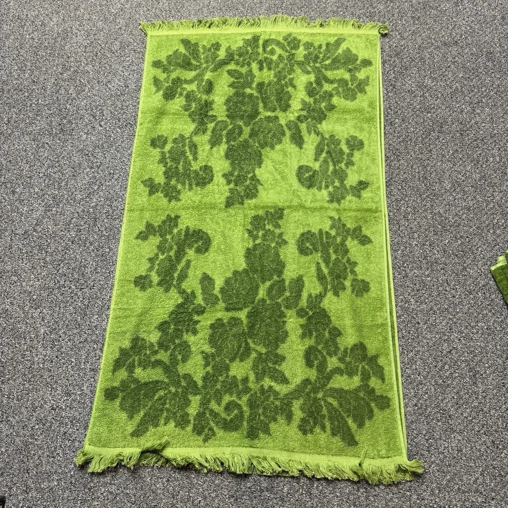 3 Vintage Bath Towel Two Tone Green Floral Cannon Monticello Cotton Fringe 70s